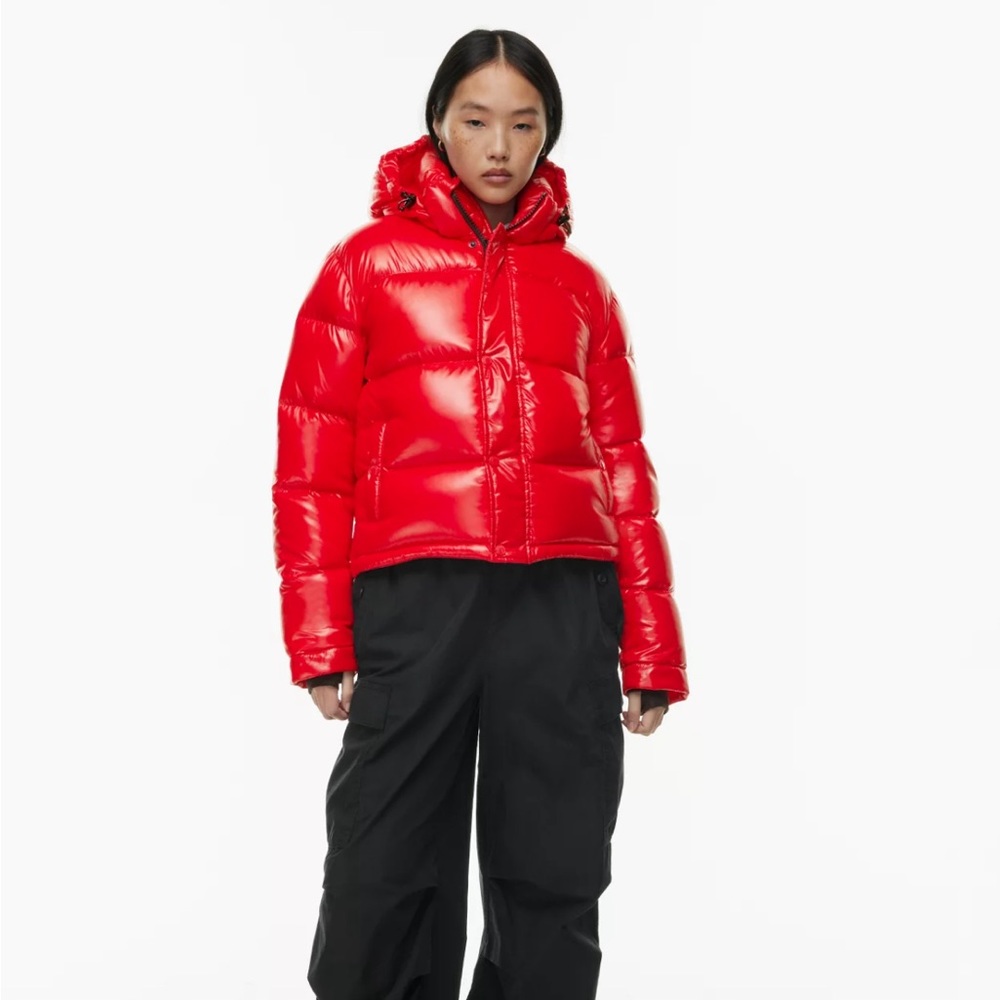 NWOT Aritzia Super Puff Shorty Puffer Jacket High Gloss Catalina Red Small